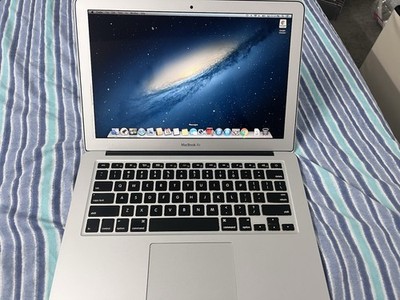 Apple MacBook Air A1466 Mid 2012 i5 1.8GHZ 13'' 4GB RAM OSX 121GB HDD ( USED)