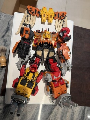 Mastermind Creations MMC10011 Feral Rex R-02 Talon Set w/ Guns Swords Blades