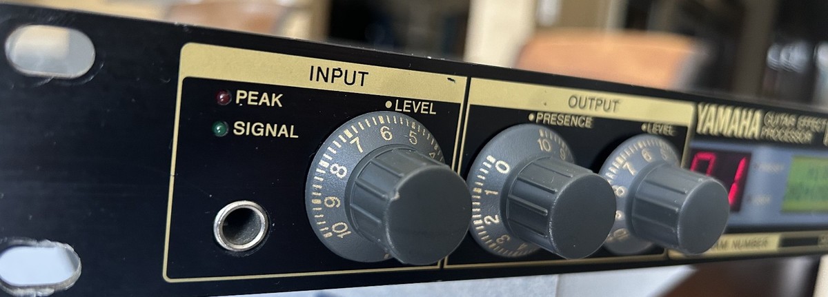 YAMAHA FX770 Guitar Multi Effects Processor Vintage-Studio Kept