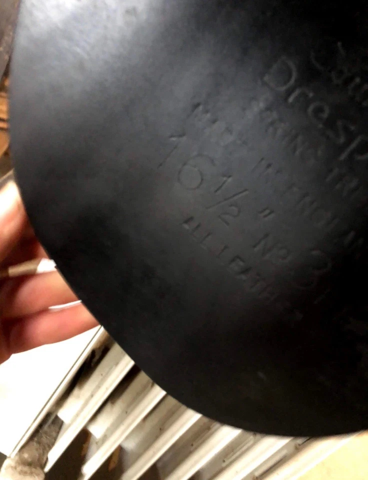 Dressage saddle - Image 3 of 3