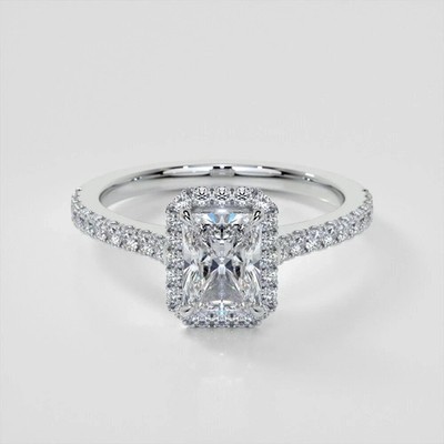 4 kt F VS1 im Labor gezüchteter CVD-Diamant Halo Verlobungsring 14 kt Gold IGI-zertifiziert