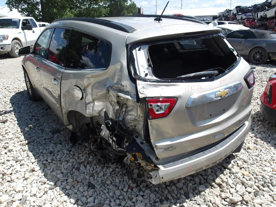 Used Rear Spoiler fits: 2014 Chevrolet Traverse Rear Grade A Foto 3 de 4