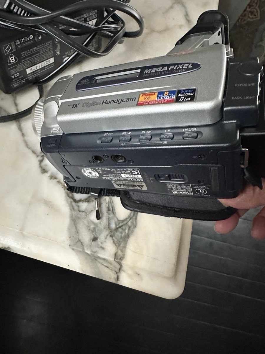 Sony Digital Handycam Mega Pixel DCR-TRV25 NTSC 120x Digital Zoom1