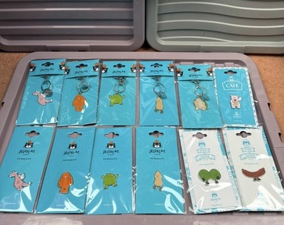 Jellycat 12 Pin Anstecker und Schlüsselanhänger Neu Konvolut Set Duskrise Dragon Amberly Bunny