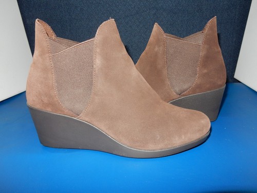 Crocs Brown Suede Ankle Wedge Boots - 6M - Picture 4 of 6