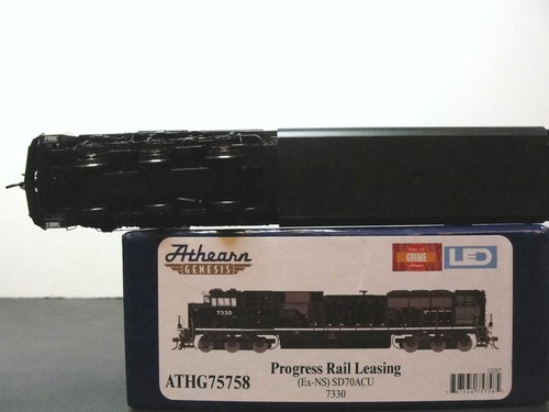 ATHEARN GENESIS HO ATHG75758 PROGRESS RAIL PRLX SD70ACU #7330 NS BLK/WHT DCC RDY - Picture 7 of 8
