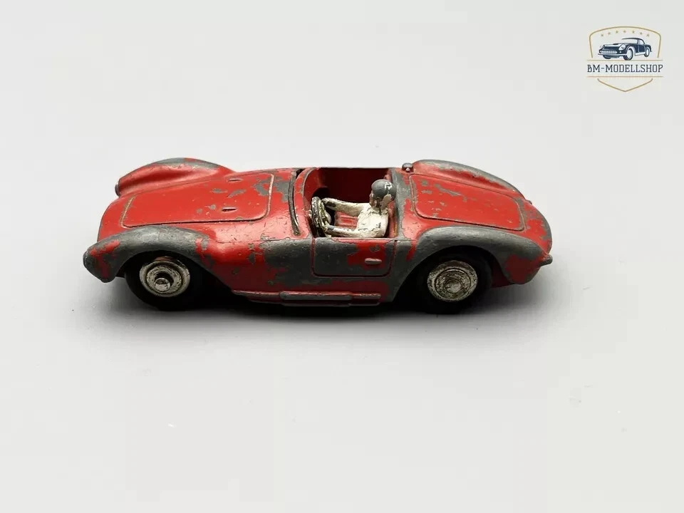 Auto vintage MASERATI CON PILOTA (Metallo) SCALA 1/43 - Immagine 3 di 4