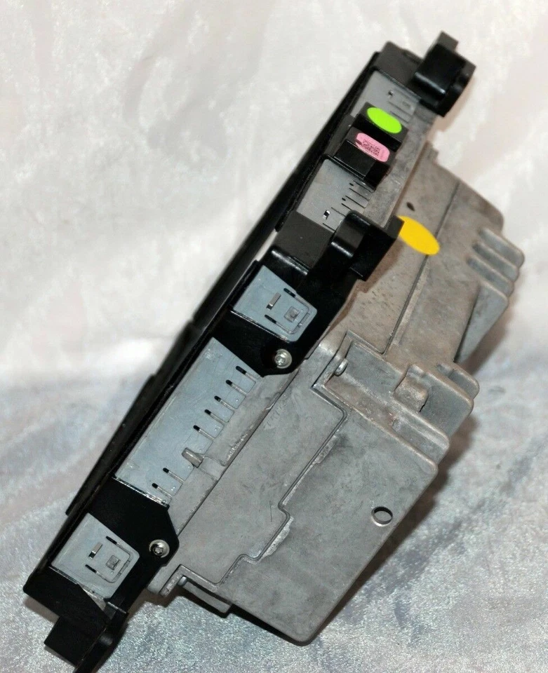 2015 - 2016 DODGE CHALLENGER CHARGER RA3 8.4 UCONNECT RADIO SCREEN OEM VP3 - Image 4 of 4