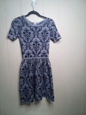 Romeo & Juliet Couture Dress S Short Sleeve Patterned Gray Black