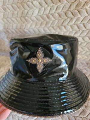 Louis Vuitton HAT BUCKET STYLE WATER-REPELLENT LV LOGO  display picture 1