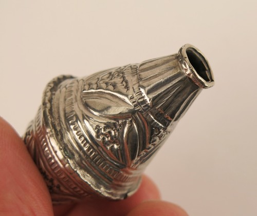 Antiguo abalorio bicono de plata Beluchi Marriya de Omán. siglo XIX (E) - Imagen 3 de 9
