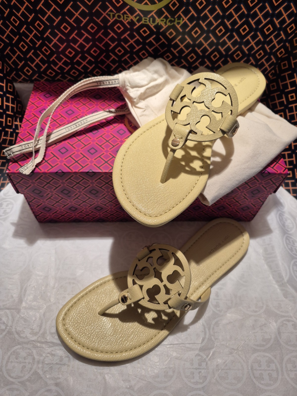 TORY BURCH MILLER SANDALS IN TUMBLED LEATHER;PALE BUTTER;SZ 9M;NIB;Ret: $298 thumbnail 16