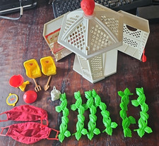 Vintage 1981 Strawberry Shortcake Garden House Gazebo w/extras FREE SHIPPING