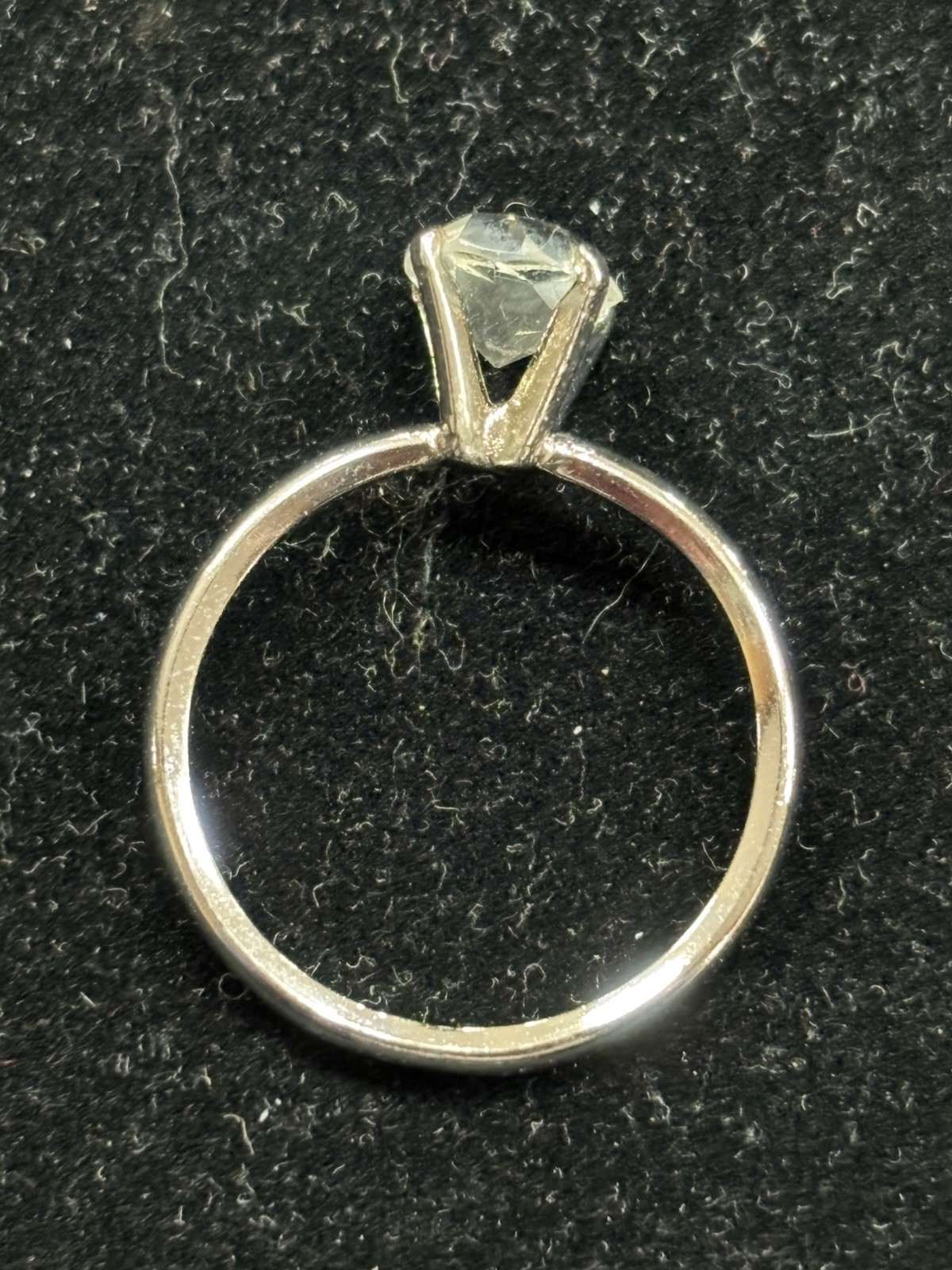 Size 8 Silver Colored Ring With Clear Class Gemst… - image 2