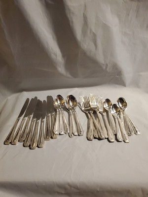 Service For 8 32pcs SILVER PLATED FLATWARE SET REGENT SQUARE 