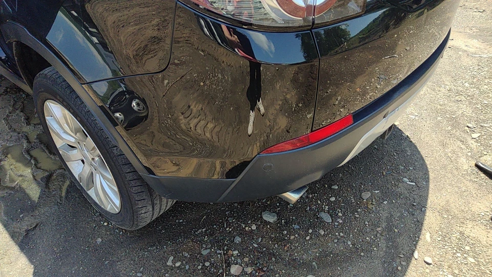 16 DISCOVERY SPORT Rear Bumper 5 Passengersantorini Black Metallic1agdent Foto 4 de 4