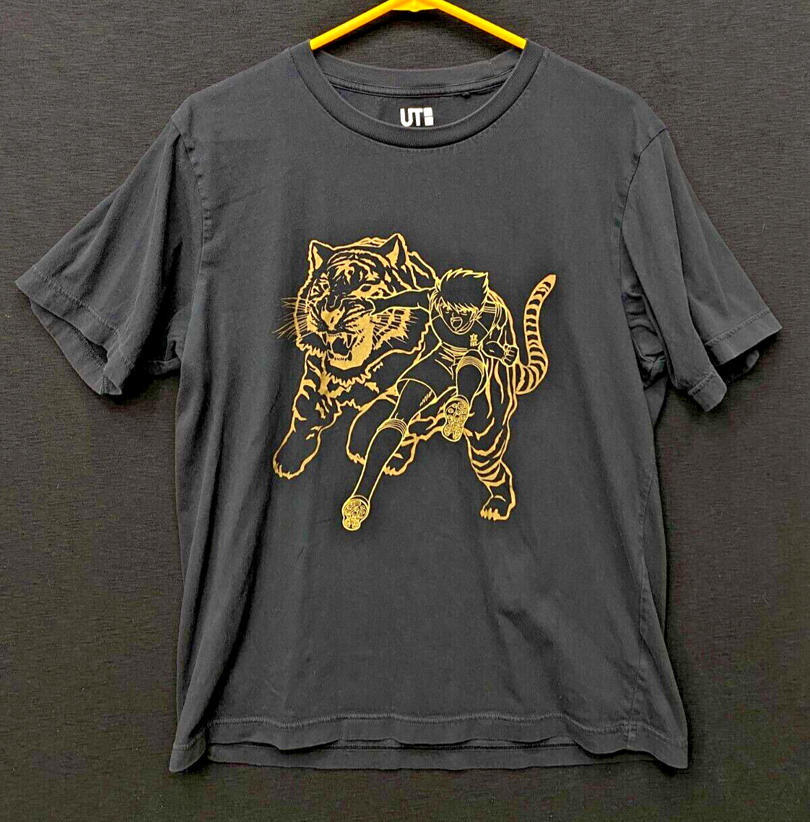 B'z UNITE02 Tシャツ　XL Uniqlo UT Captain Tsubasa Men's M T-Shirt Shonen Jump Soccer