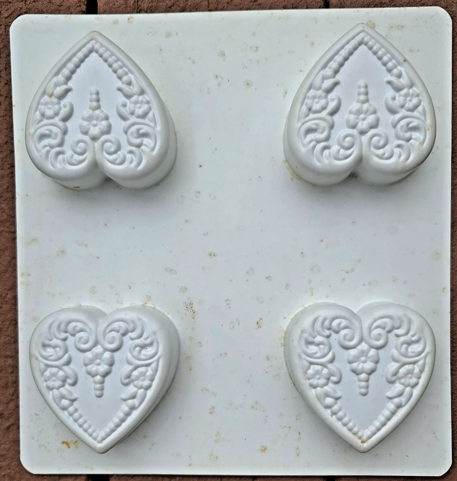 Lote de 14 moldes de barra de jabón de plástico blanco 4 barras ea. Varios Diseños 1.1" Profundidad USADOS Foto 4 de 4