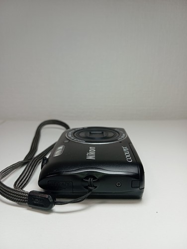 Nikon Coolpix A300 Black 20.1 MP Camera 16 GB Memory Card Wi-Fi Bluetooth - Picture 8 of 9