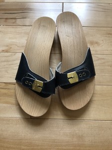 wooden exercise sandals