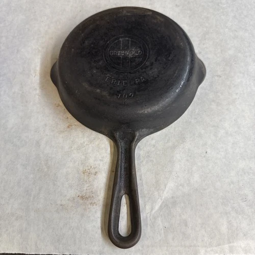 Vintage GRISWOLD No. 3 Small Logo Cast Iron  Skillet 709 K Unrestored