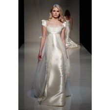 Ivory Historic Medieval Prom Dress Vintage Square Neck Satin Lace Evening Gowns