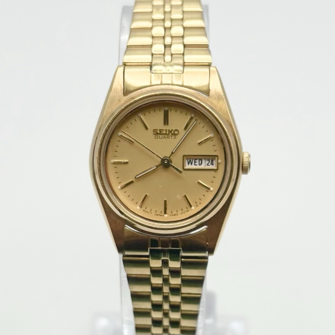 Seiko Quartz 7N83-0011 Gold Tone Gold Bracelet Day Date Women's Watch 25mm VTG