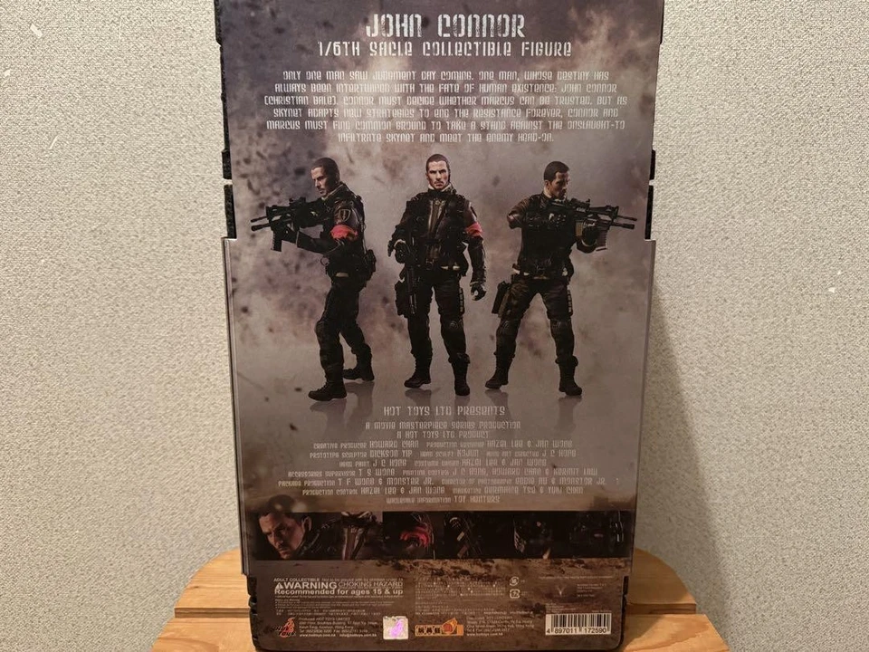 Boneco Hot Toys MMS100 Terminator Salvation Marcus Wright Sam Worthington - Imagem 2 de 4