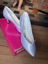 Vintage White Satin Pumps Dyeables Bridal Heels w/ Box Shoes Size 7 1996