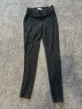 Women  s Abercrombie and Fitch Grey black pattern texture leggings Small 107 