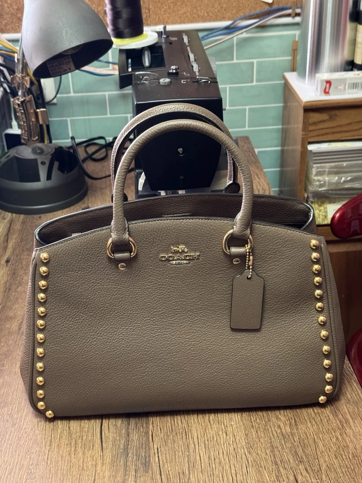 NWT  Coach Savannah Carryall Bag up-crafted with rivets - Image 2 of 4
