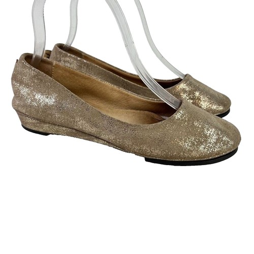 $1,195 NIB Fendi Beige Frame Suede Slip On Rubber Sole  display picture 3