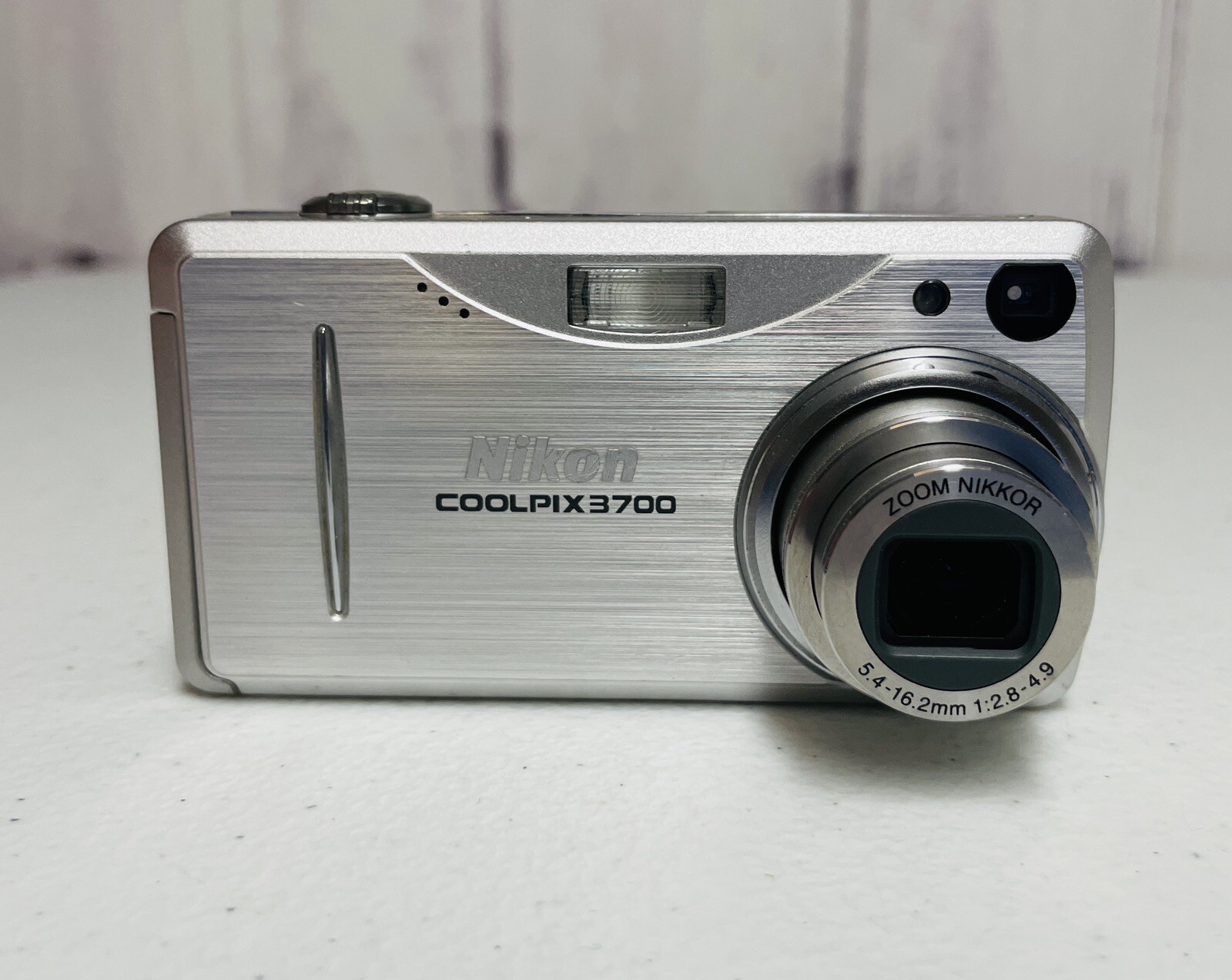 Nikon COOLPIX 3700 Digital Camera With Charger & Batteries Silver