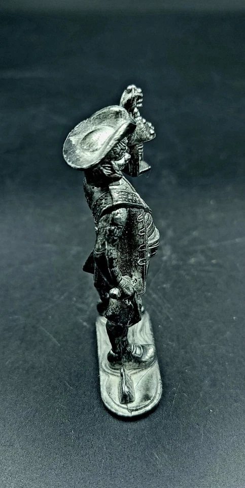 Boneco pirata barba preta brinquedo soldados miniatura de metal - Imagem 2 de 4