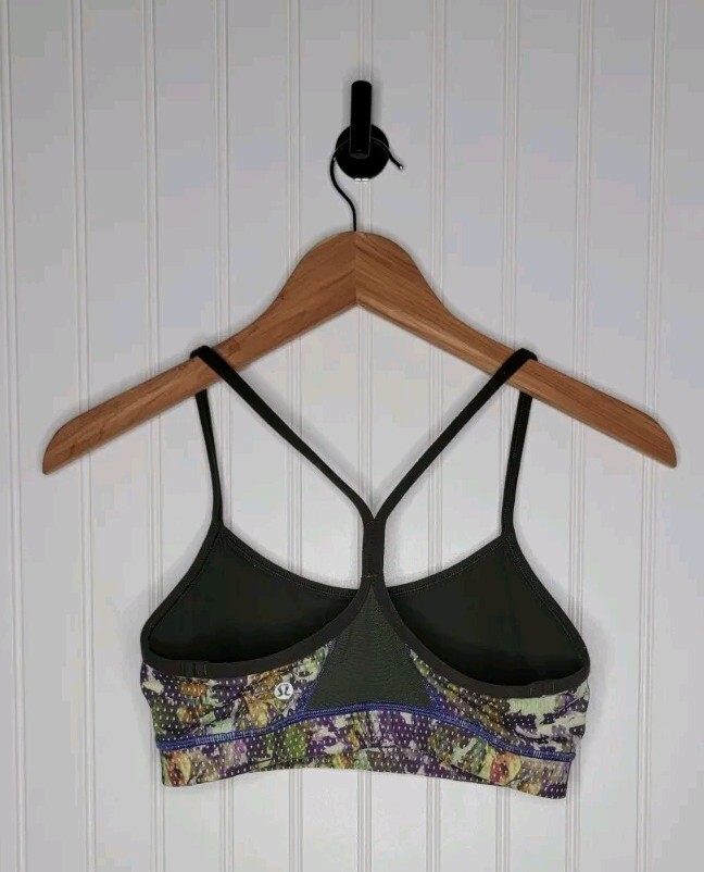 Flow Y bra サイズ6のみ 迷彩グリーン Lululemon Flow Y Bra Women's Size 6 Floral Green Multi Light