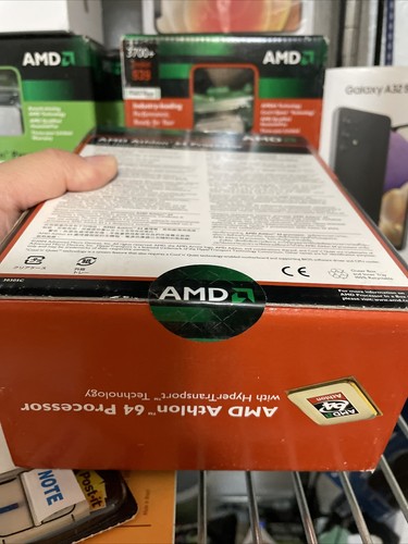 AMD Athlon 64 3700+ HyperTransport Socket 939 Processor - Picture 6 of 8