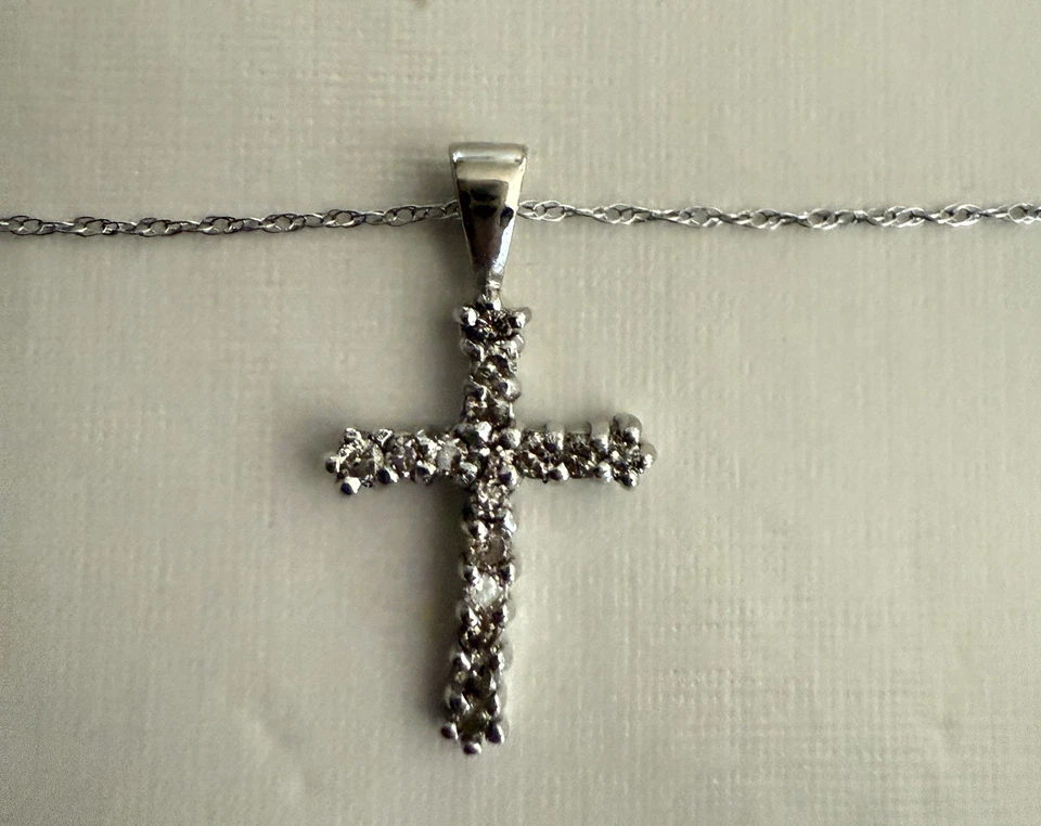 10K白金钻石十字架吊坠链项链;女式;19 英寸 — 第 4/4 张图片