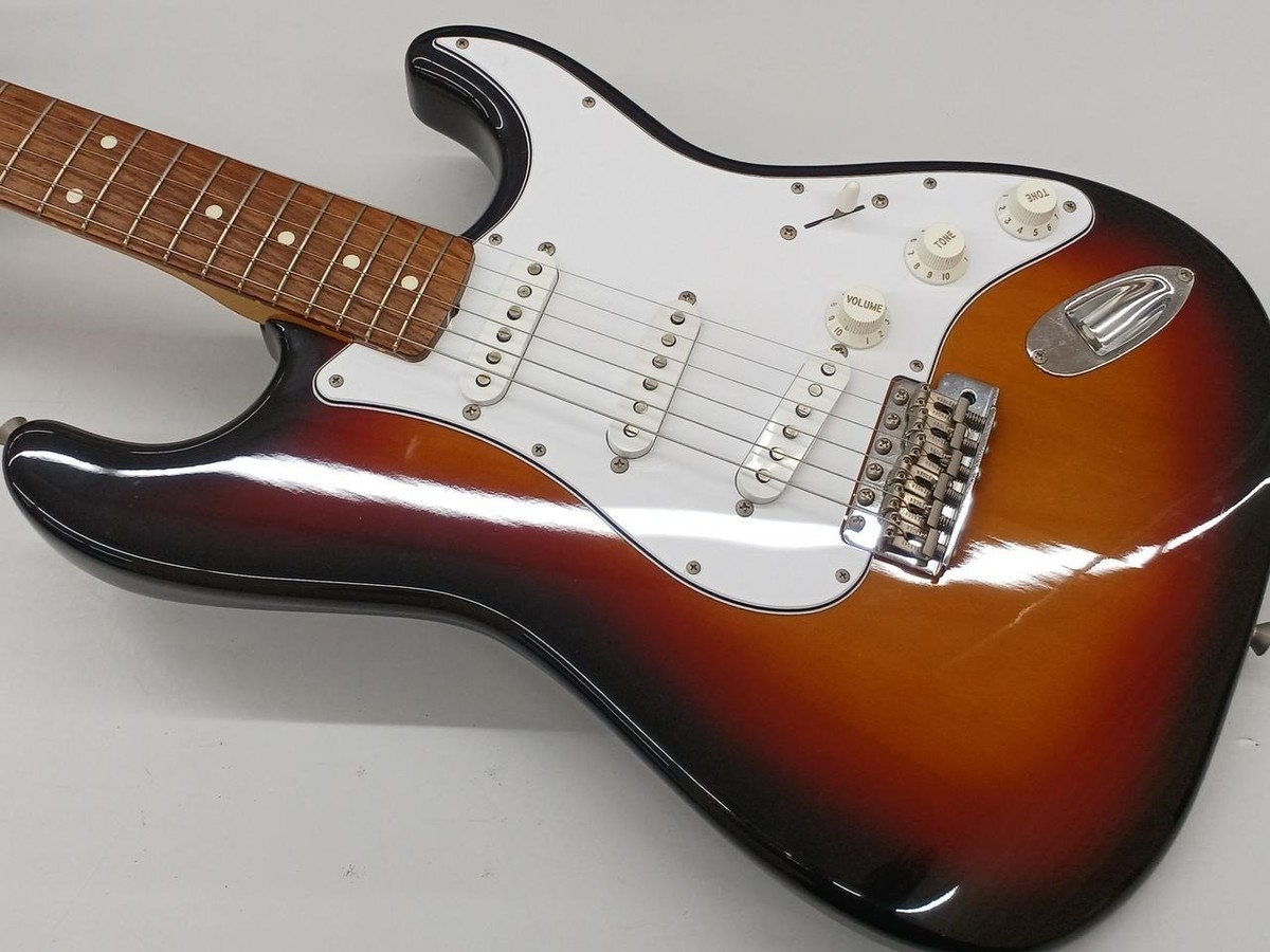 Fender　Japan　ST62-58US Fender Japan ST62-58US Stratocaster 3 Tone Sunburst Crafted in