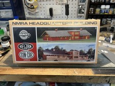 Heljan Con-Cor N Scale NMRA Headquarters Building Model Kit