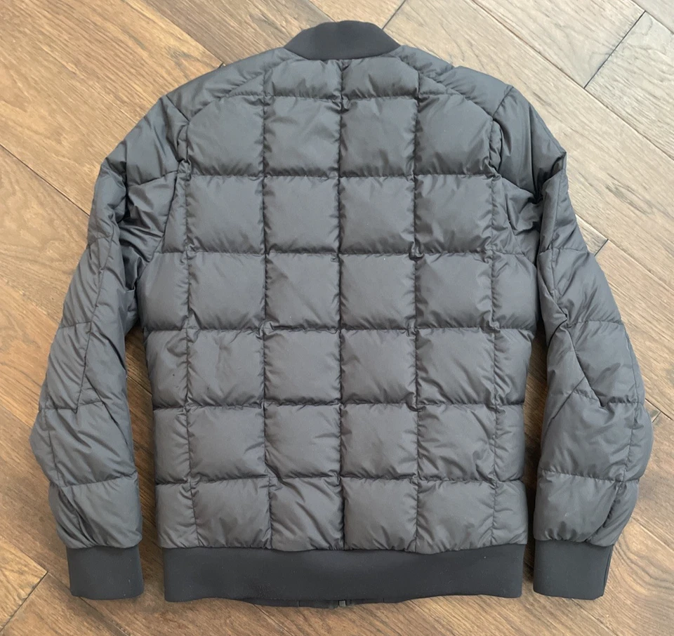 Lululemon Jacket Men's About Face Bomber Puffer Minimalist Small Goose Down - Image 3 of 4