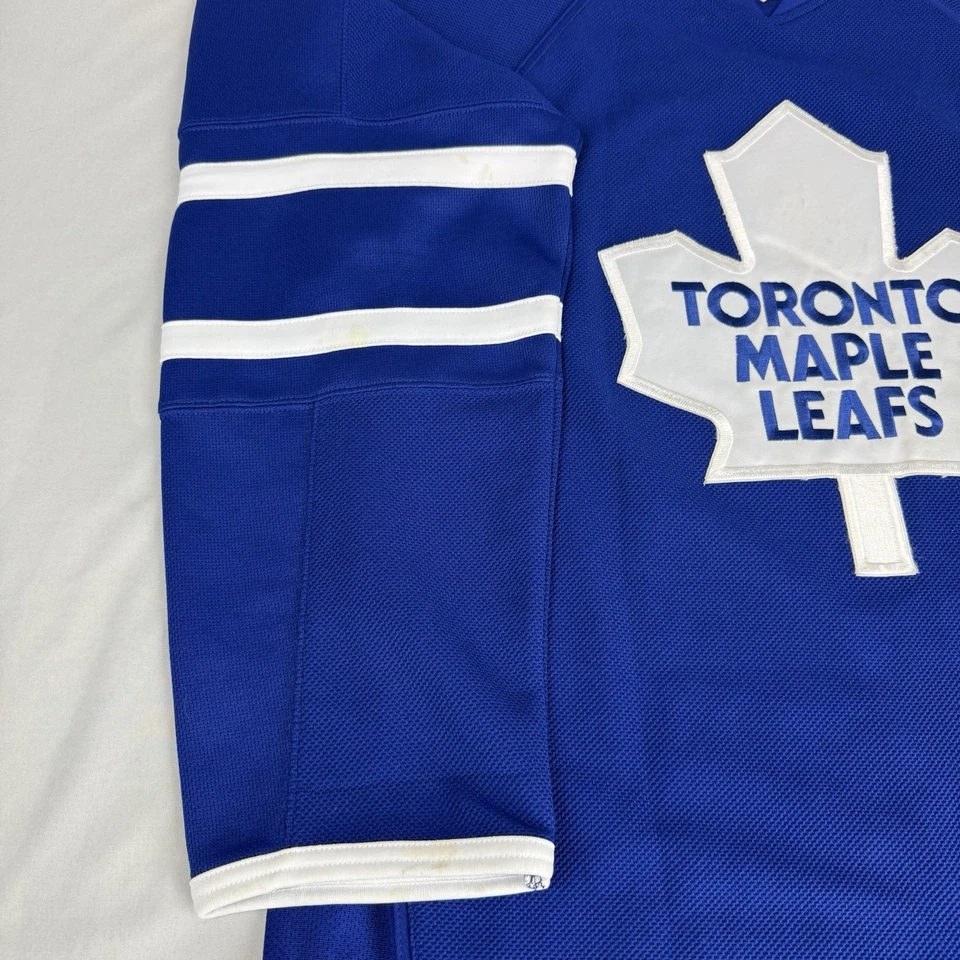 Toronto Maple Leafs hockey jersey medium Reebok CCM - Image 4 of 4