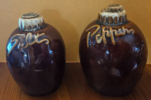 Vintage Oven Proof Salt & Pepper Shakers w/Corks Brown Drip Hull USA Pottery