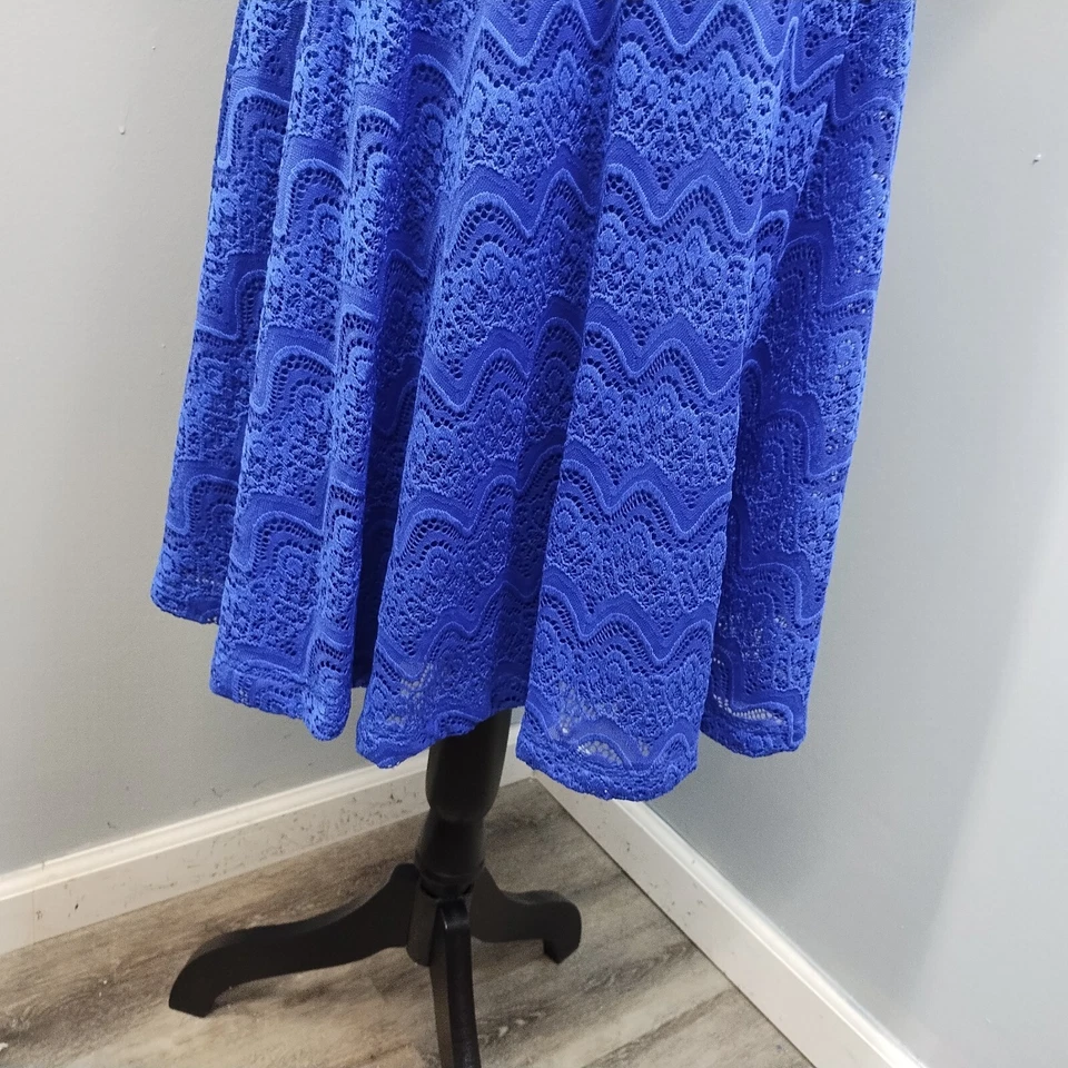 Vestido para mujer Signature by Sangria calce y acampanado 6 azul encaje cuello redondo Overley Foto 4 de 4