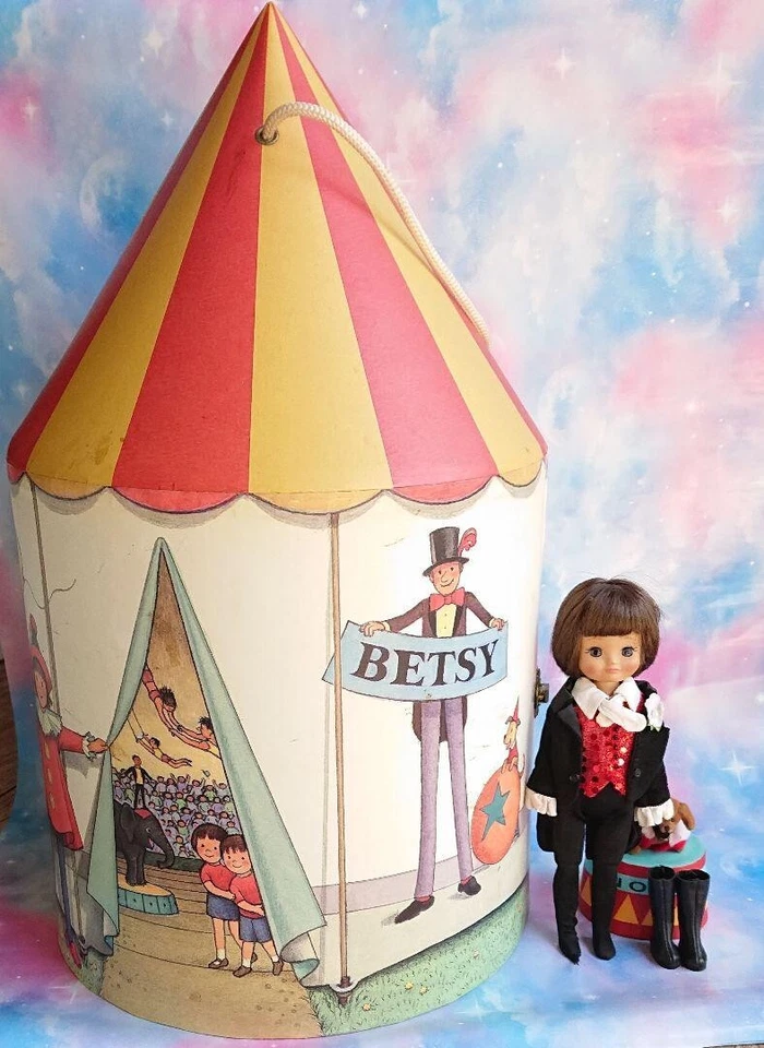 Tonner 8" Betsy McCall Let The Show Begin Circus Trunk Set 2005 Vintage Doll USD - Image 2 of 4