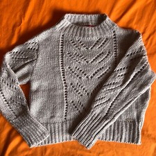 GUESS Women s Weave Crew-Neck Sweater to Waist Cut Size M Gray