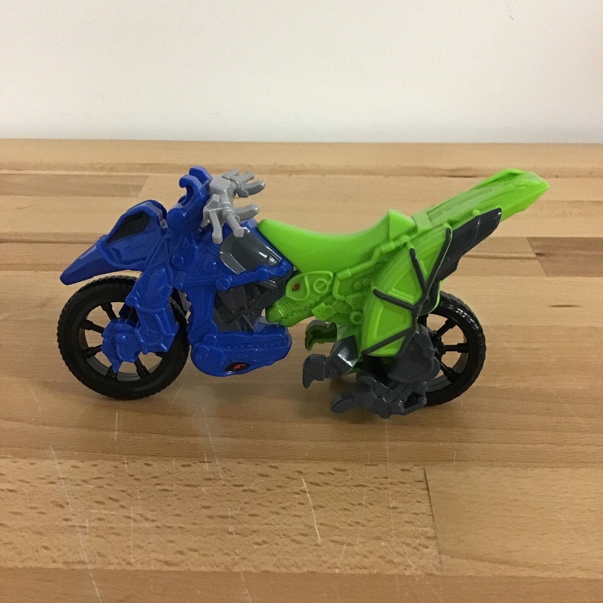 Power Rangers Dino Charge Zord Builder Dino Cycle Blue and Green Bandai 2014