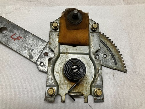 64 65 Chevelle 2Door Hardtop Quarter Window Regulator LH ( Original ) SS - Picture 2 of 4