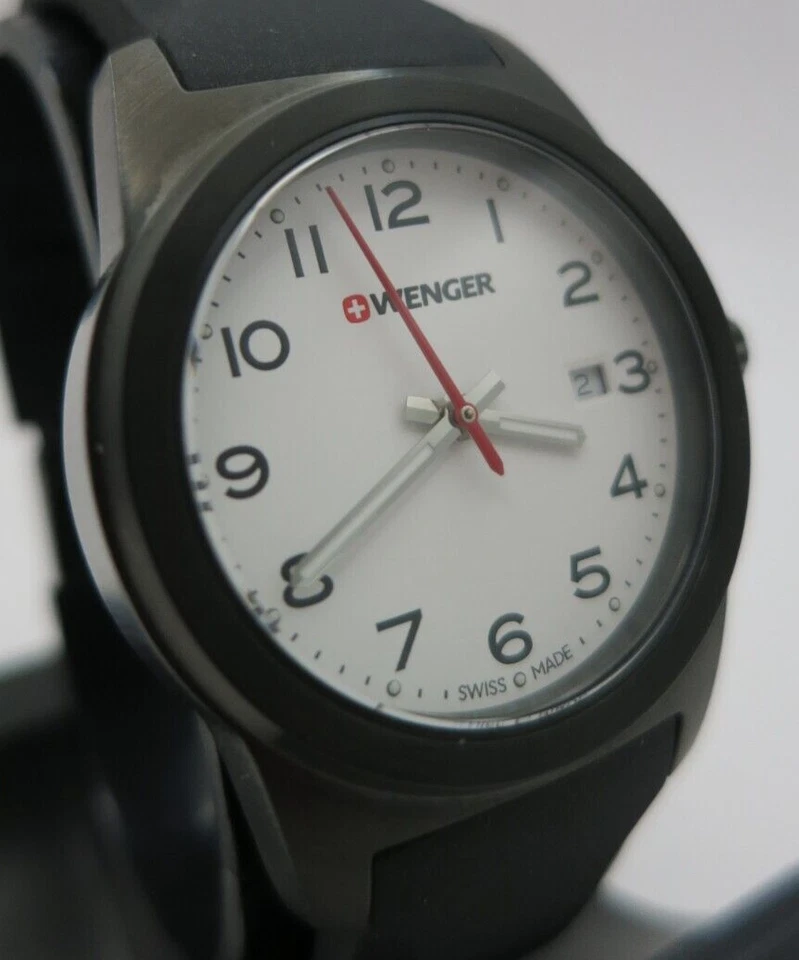 Relógio Feminino Wenger Black Field Silicone - 01.0411.136 - Nova Bateria - Imagem 2 de 4