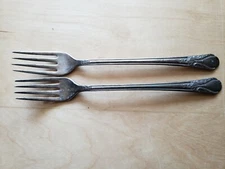 2 Vintage Collectible ANTIQUE FORKS 7.5",WM ROGERS MFG CO PLATE 