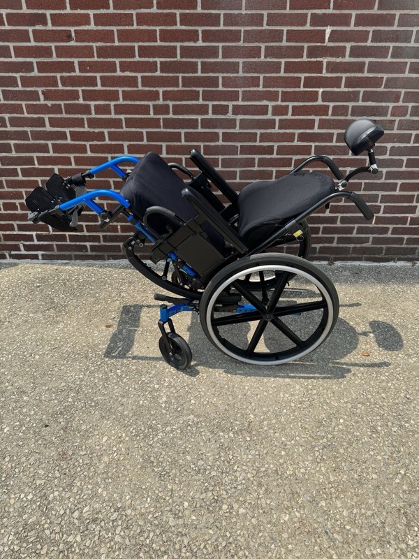 Quickie SR45 Tilt In Space Manual Wheelchair 20” Wide Seat